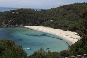 Xtrallusion photo gallery of Italy. Photos, pictures, images and photographs of the Italian Rivieras, the Italian Lakes, the Italian Alps, the Cinque Terre, the Amalfi coast and some of the most beautiful corners of Italy. Plus photos of Italian cities such as Pisa, Milan, Genoa and Rome.